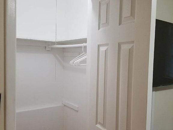 5th image of 29 Balsam Dr