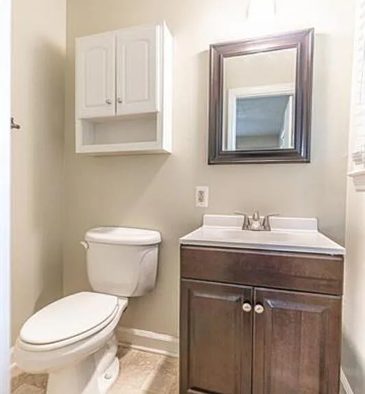 205 N Glover St — Photo 38