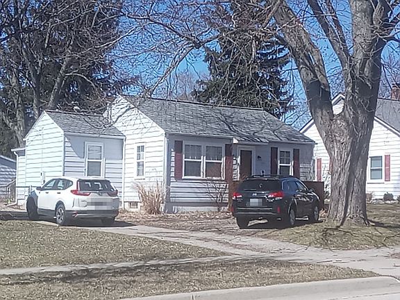 3rd image of 594 S Almont Ave