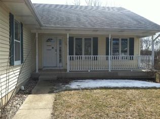 107 London Rd SE, Poplar Grove, IL 61065