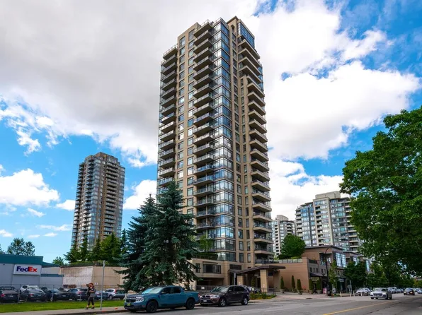 4250 Dawson St #401, Burnaby, BC V5C 4B1