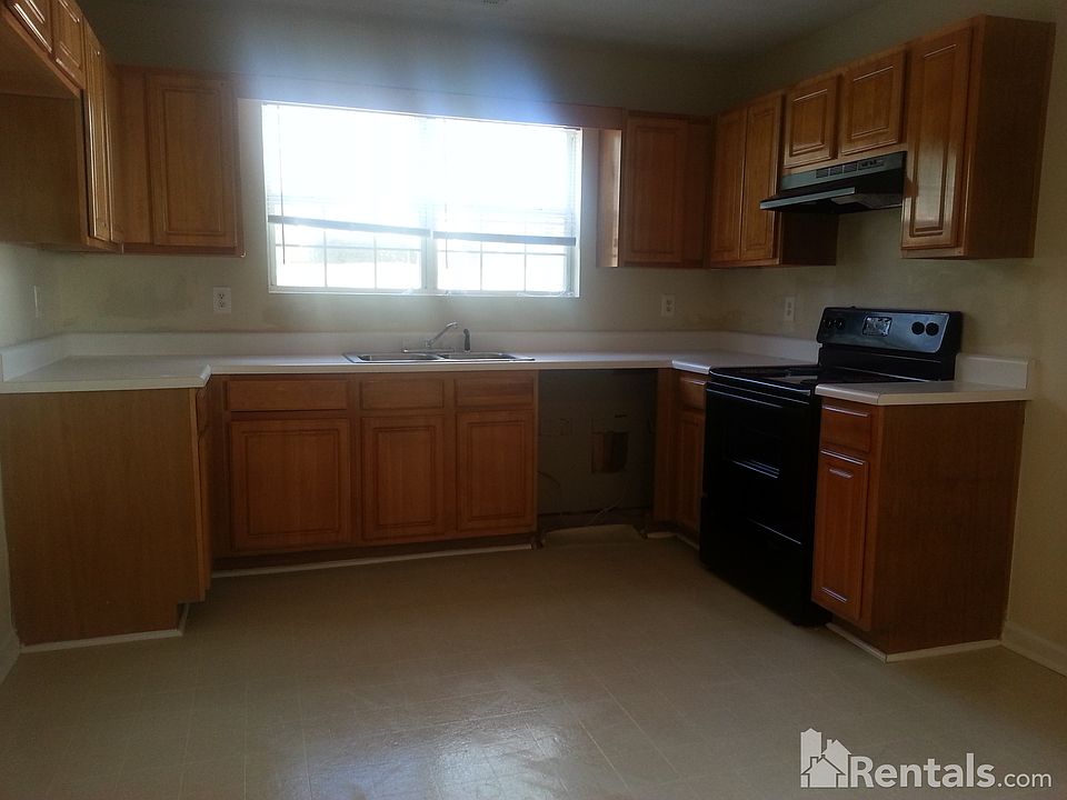 2nd image of 11 Smith St