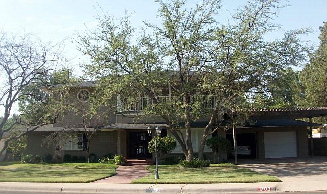 1st image of 1703 Country Club Dr