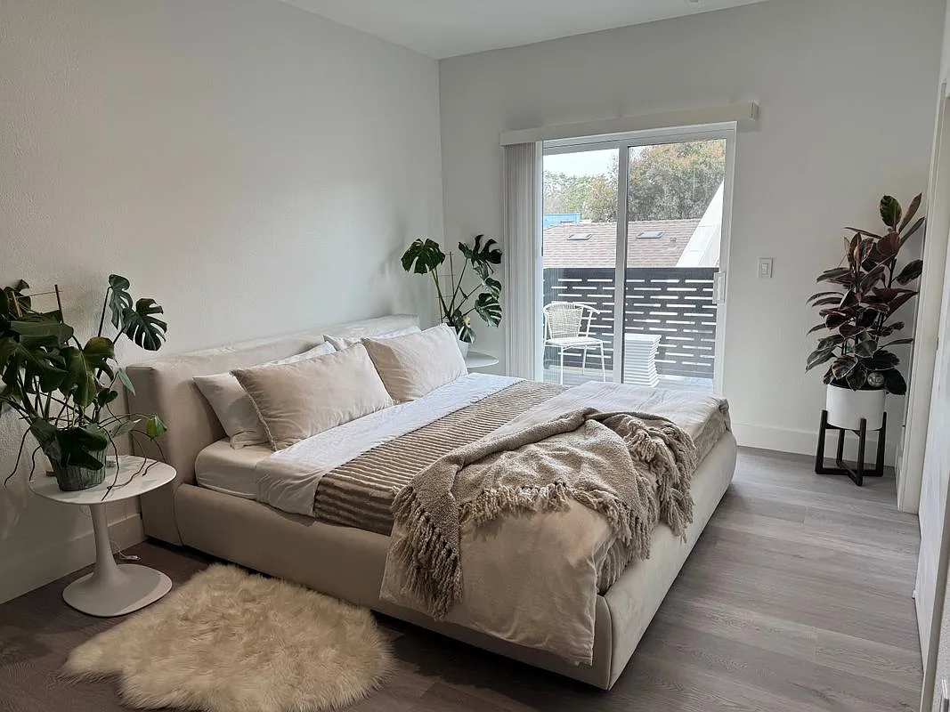 Studio, 1.0 bath, 521 sqft, $2,500 — Photo 1