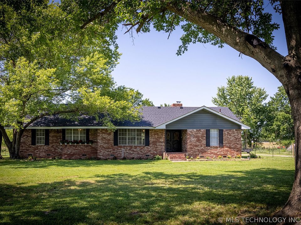 1st image of 713 W Little Flower Ln