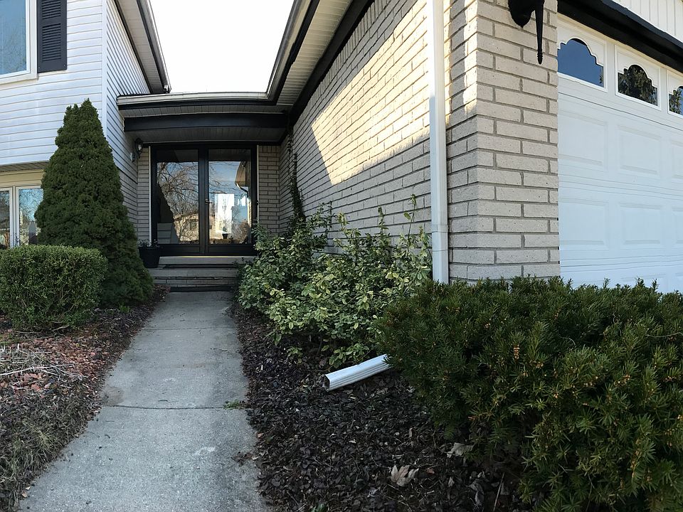 quad level home/Ingrd   pool