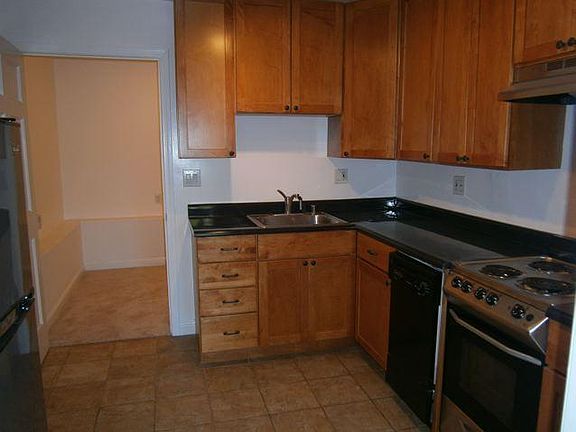 4th image of 1270 Stanyan St #A