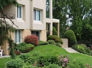 366 Elton Hills Dr NW APT 15, Rochester, MN 55901