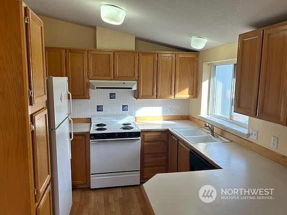 4th image of 1200 Lincoln Street #247