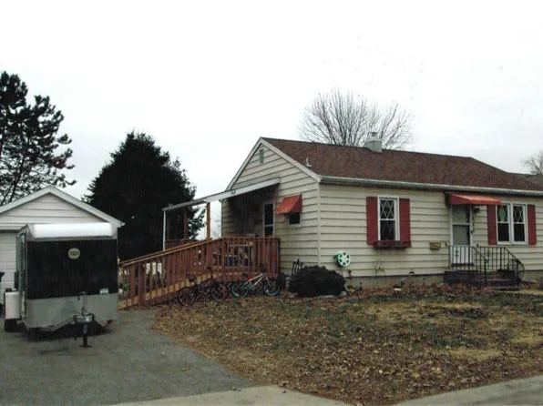 305 Grand Ave, Waterloo, IL 62298