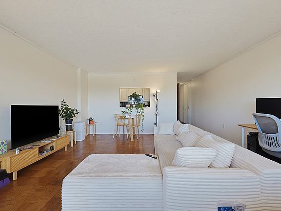 5th image of 6 Whittier Pl APT 7B