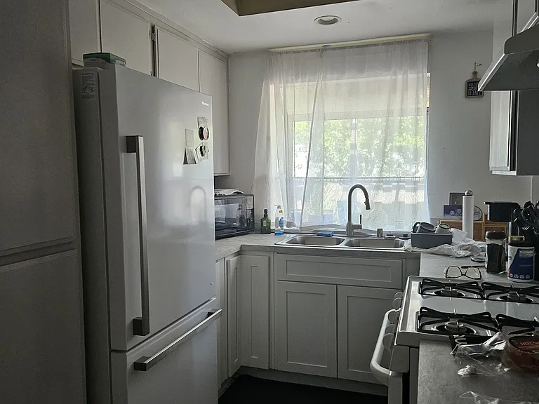 S Greenwood Pl — Photo 3
