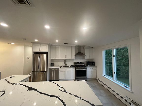 4th image of 505 Jerusalem Ave
