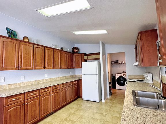3rd image of 2340 E university Drive E #62