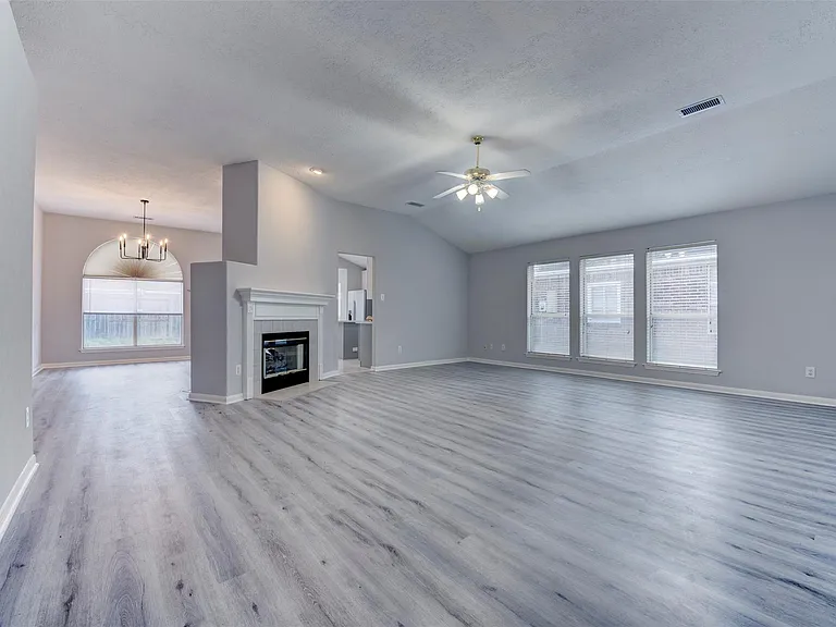 9026 Eaglecove Dr — Photo 8
