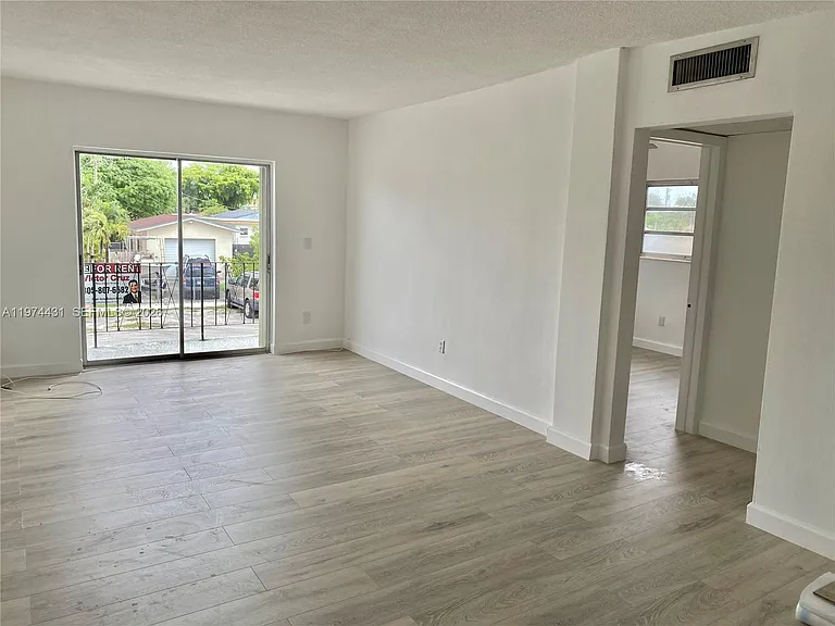 380 E 35th St #2118 — Photo 8
