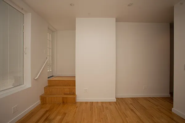 Rented by Blip LLC | media 34