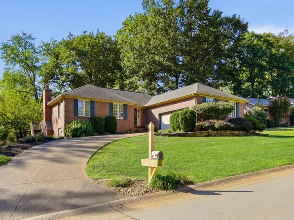 6546 Green Hill Dr, Evansville, IN 47711