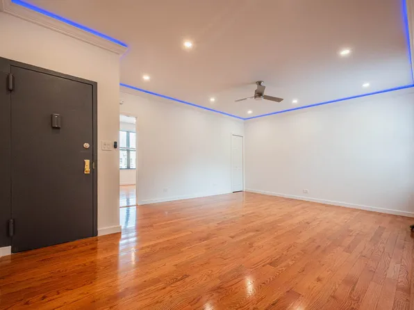 212 East Tremont Avenue image 5 of 22