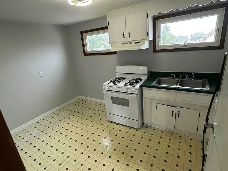 415 Northcliffe Rd #2 — Photo 2