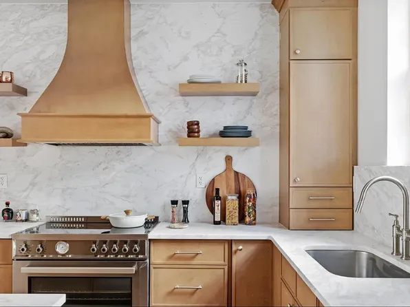 10 Hausman Street image 4 of 30