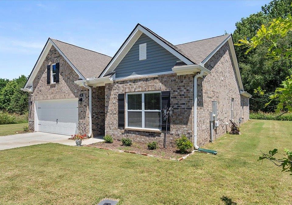 1st image of 240 Meadowland Ln