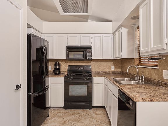5th image of 1504 Black Cherry Dr