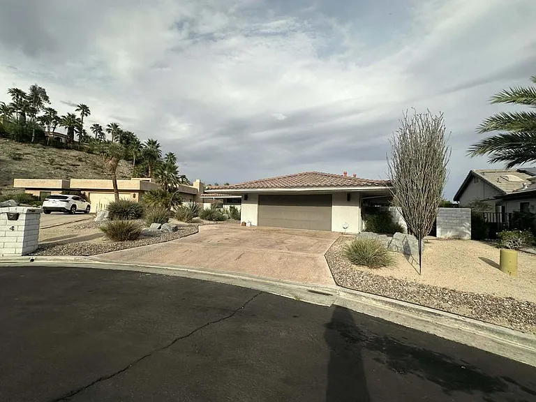4 Saturn Cir — Photo 31