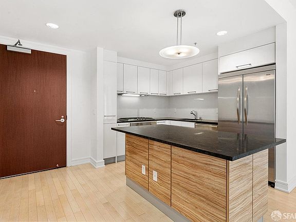 4th image of 631 Folsom St APT 10E