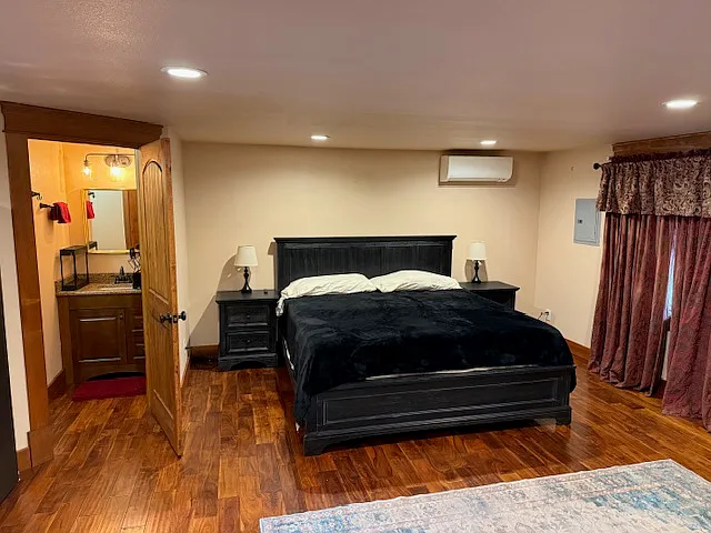 3795 Blossom Dr NE — Photo 2