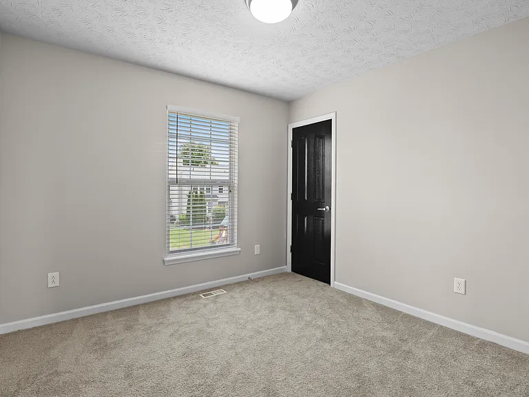 14047 Avalon Blvd — Photo 23