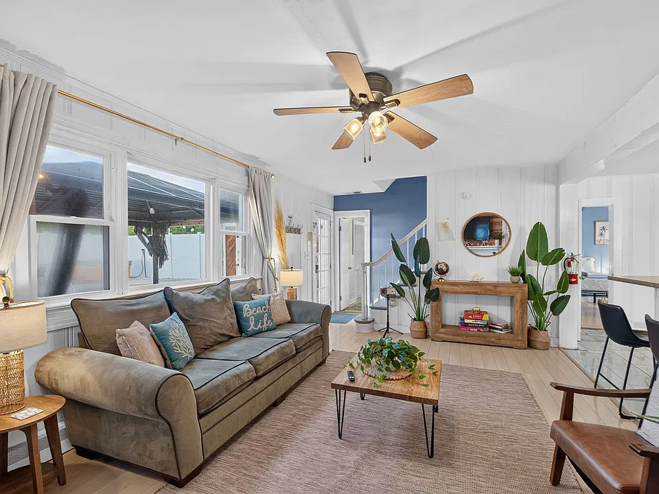 1120 W Ocean View Ave #ID1533632P