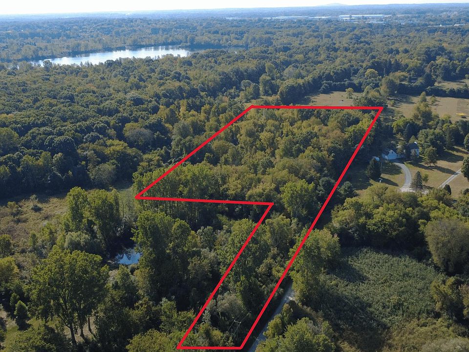 727 W Maple Rd, photo 3
