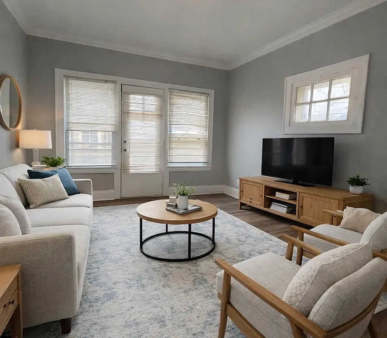2 bed, 850 sqft, $899 — Photo 2