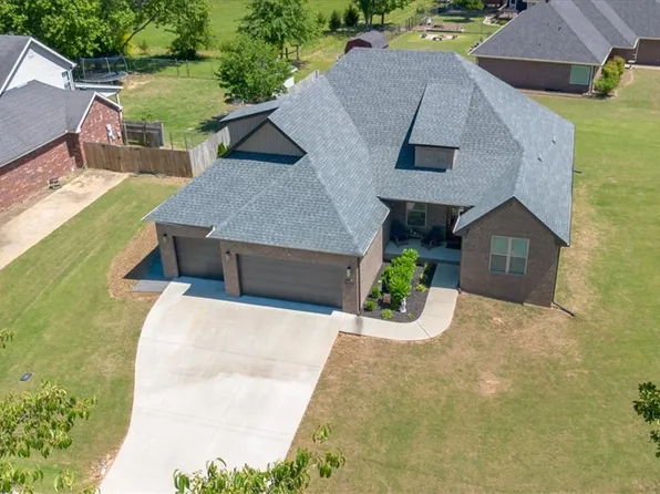 65 Taylor Dr, Bella Vista, AR 72714