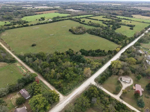 10550 U4 Rd, Hoyt, KS 66440