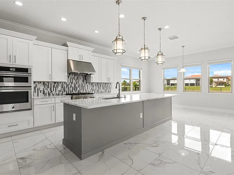 10511 Royal Cypress Way — Photo 9