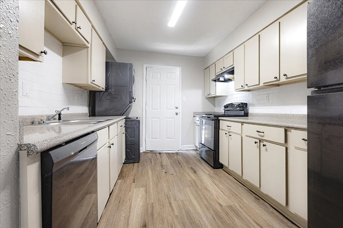 Building Photo - Getwell Pointe Apartments