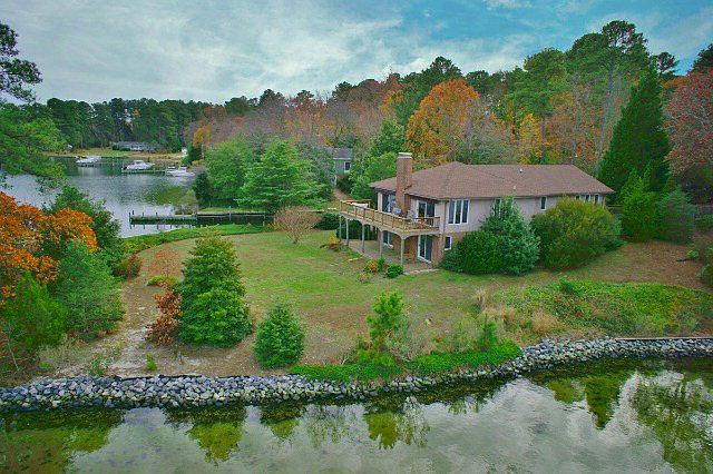 1st image of 756 Pine Crest Dr