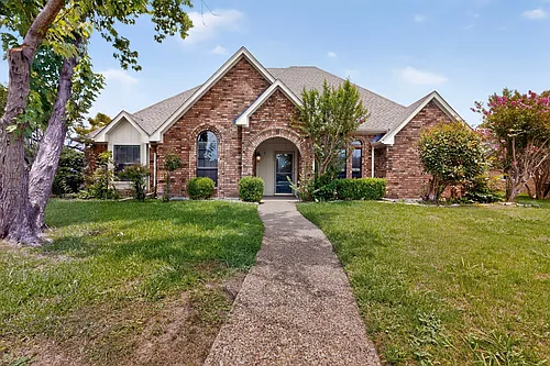 1207 Mistywood Ln Photo 1