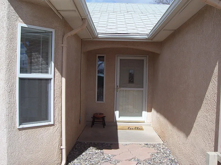 109 Link Ave W — Photo 2