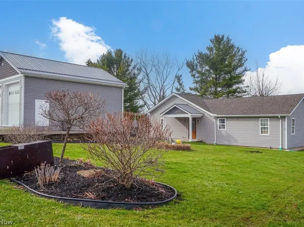 14724 Elm Dr, Newbury, OH 44065