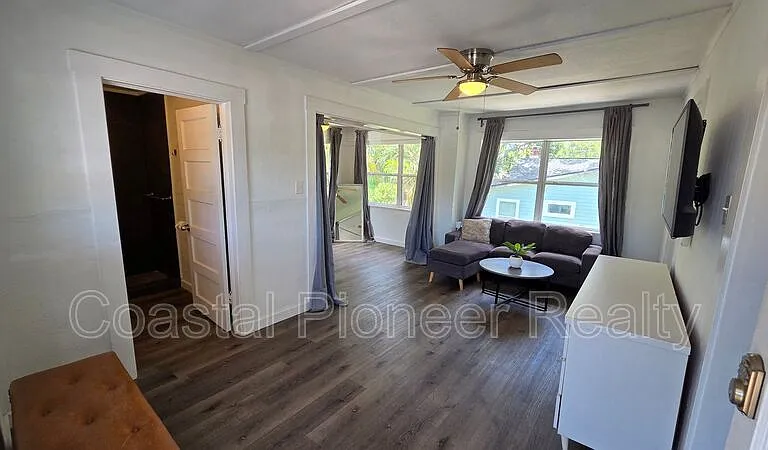 5420 29th Ave S #B — Photo 2