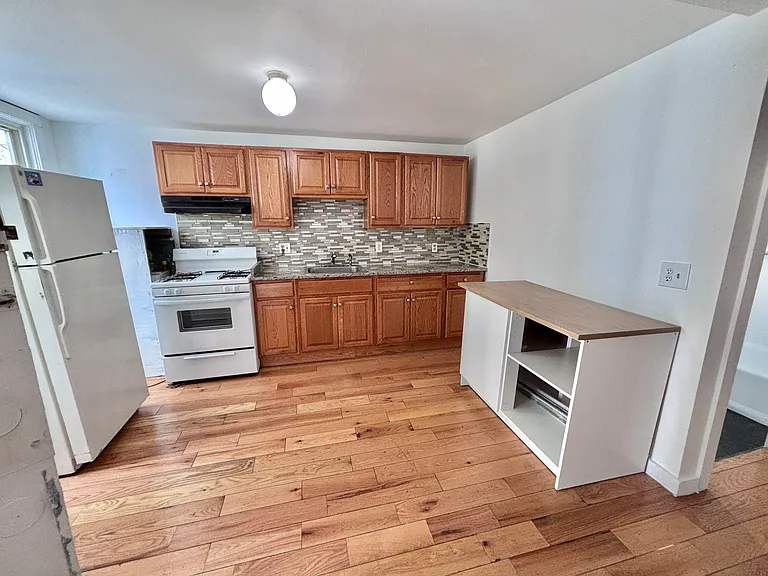 509 Medford St #2A — Photo 3