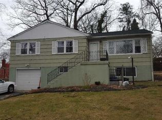 19 Shamrock Rd, Rocky Point, NY 11778