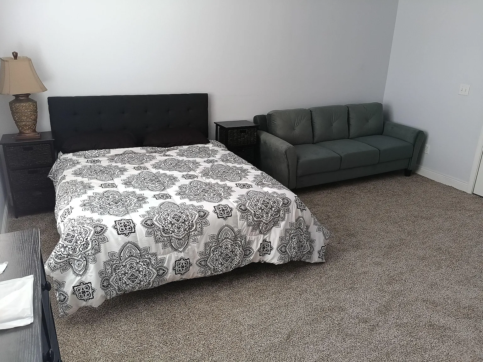 2 bed, 3.0 bath, 3300 sqft, $1,027 — Photo 4