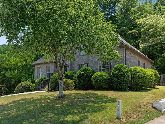 2nd image of 566 Bristol Ln