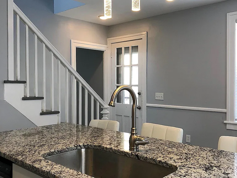 214 Green St #4 — Photo 10