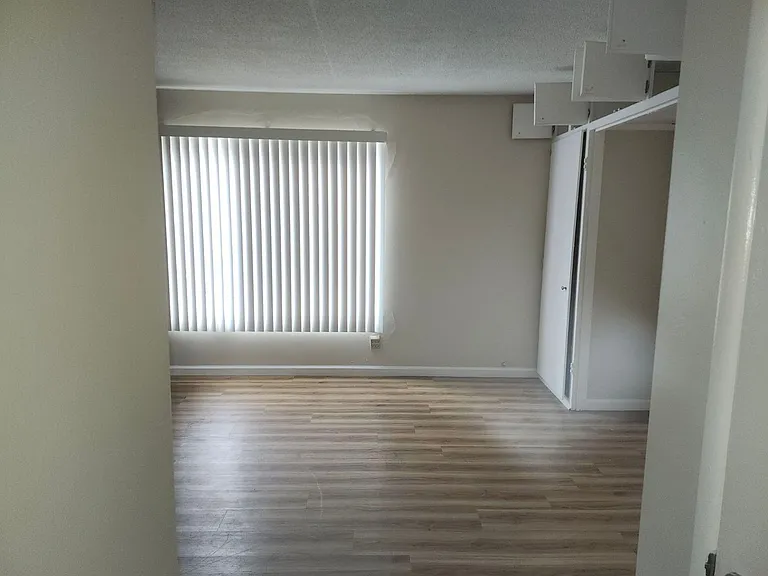 5729 California Ave — Photo 12