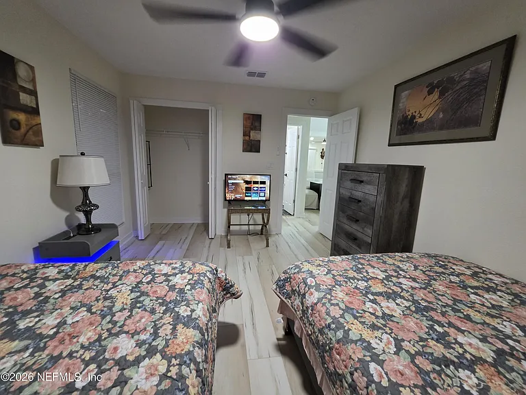 7411 Colony Cove Ln — Photo 14